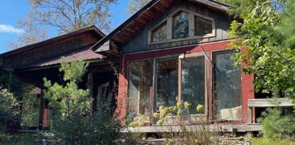 6857 Ny-28, Indian Lake