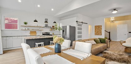 2535 W Medicine Lake Drive, Plymouth