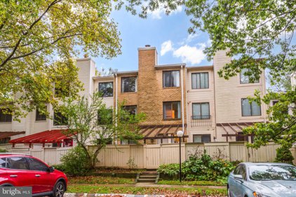 4 Lea Pond Ct, Gaithersburg