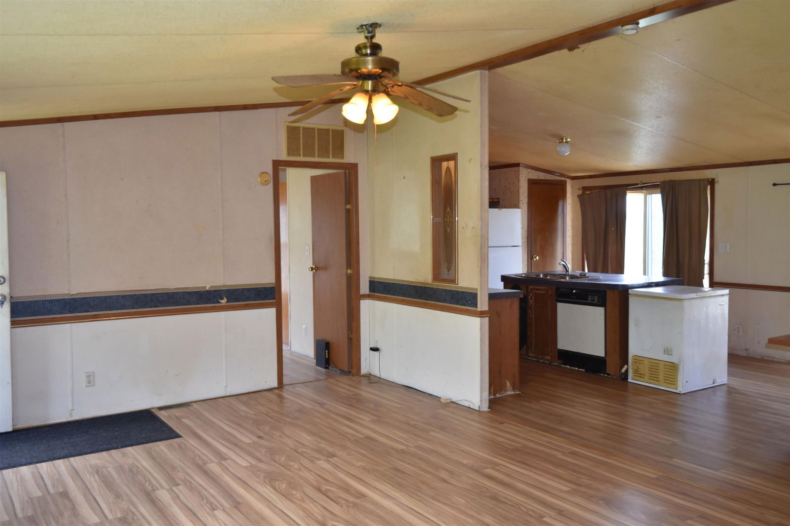 906 Maple Street, Waltham, 05491