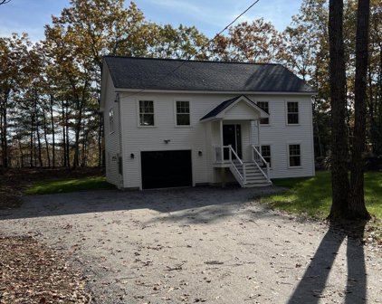 142 Burnham Drive, Naples