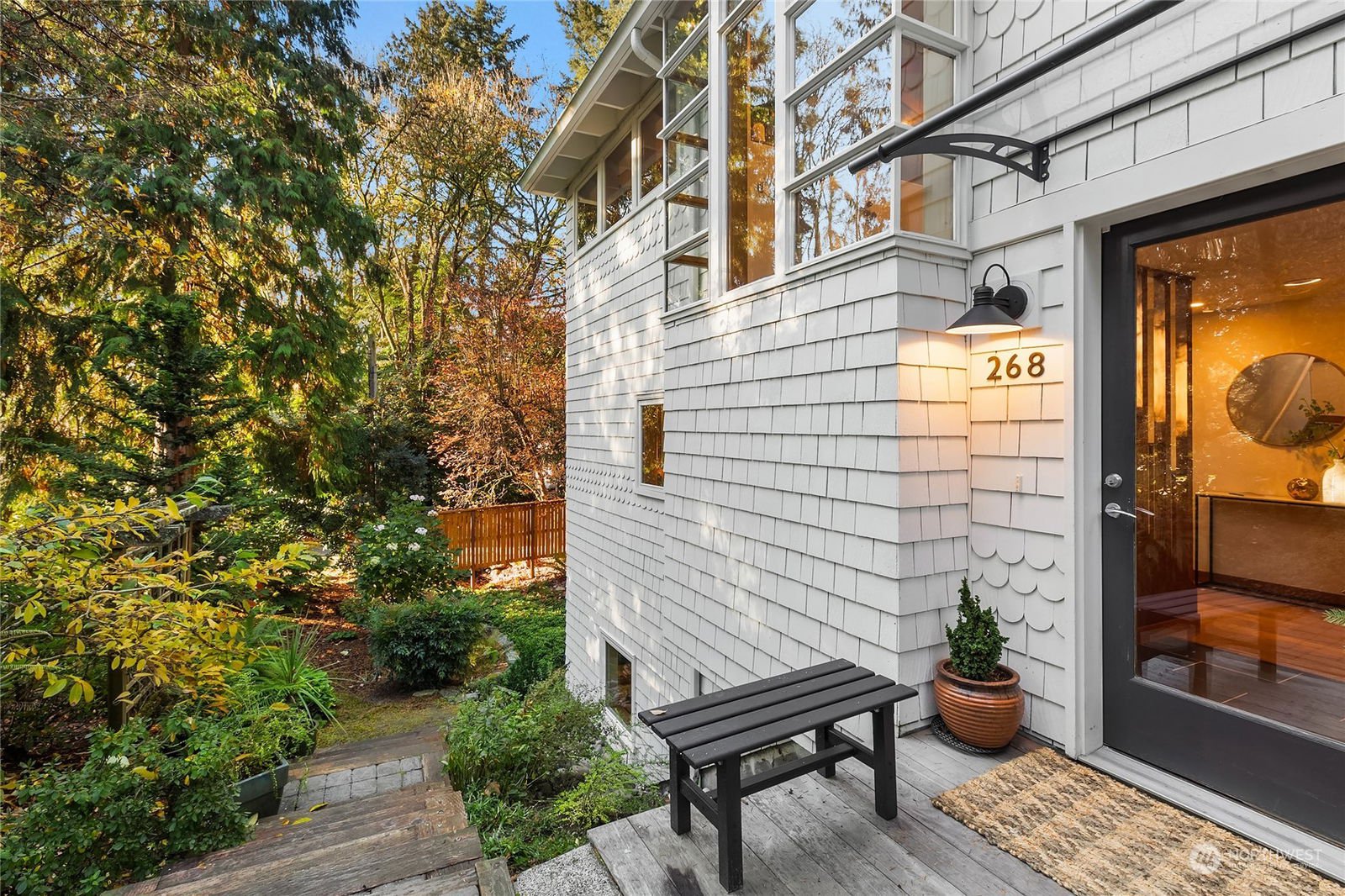 268 Lovell Avenue SW, Bainbridge Island, 98110