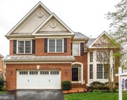 8511 Wedderburn Station   Drive, Vienna image