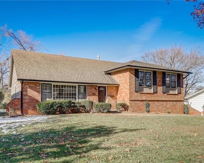 8252 Outlook Lane, Prairie Village