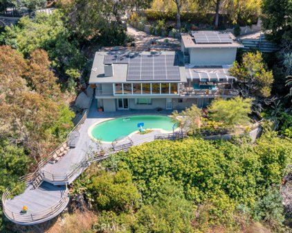 2870 Benedict Canyon Drive, Beverly Hills