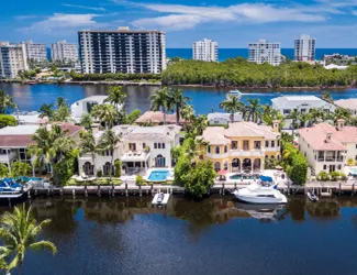 Luxury Boating Home Listings