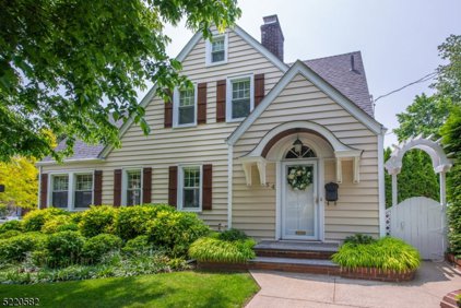 54 Southern Slope Dr, Millburn Twp.