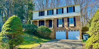9615 Locust Hill Dr, Great Falls
