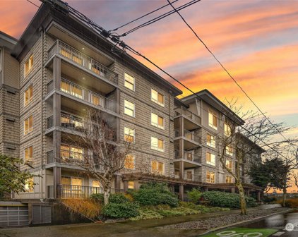 3015 SW Avalon Way Unit #202, Seattle