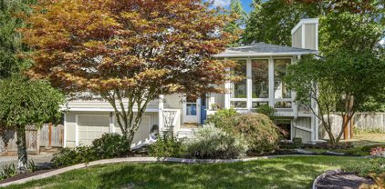 20312 46th Place NE, Lake Forest Park