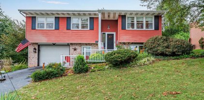 3 Mountain View Rd, Middletown