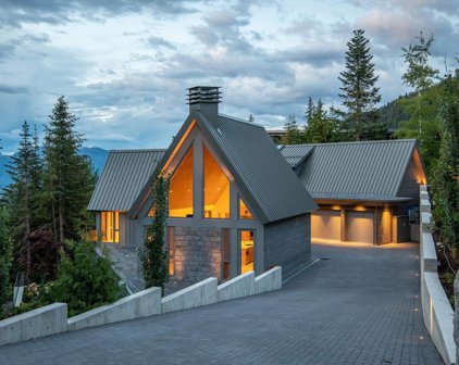 2925 Kadenwood Drive, Whistler