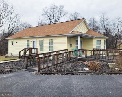 2 Penn St, Enola