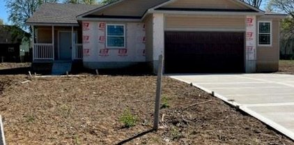 3804 SW Briarwood Oaks Drive, Blue Springs