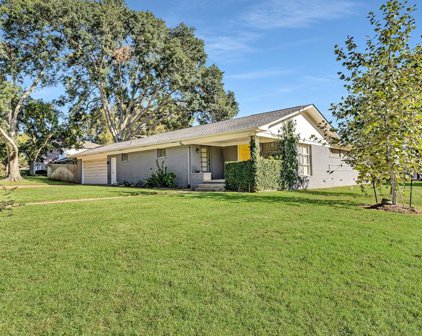 1809 Harrison Road, Brenham