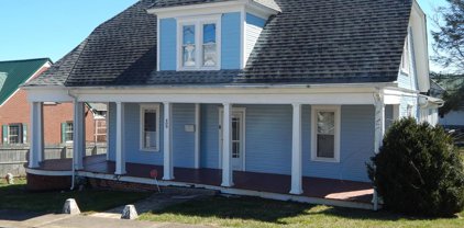 409 W Center, Galax