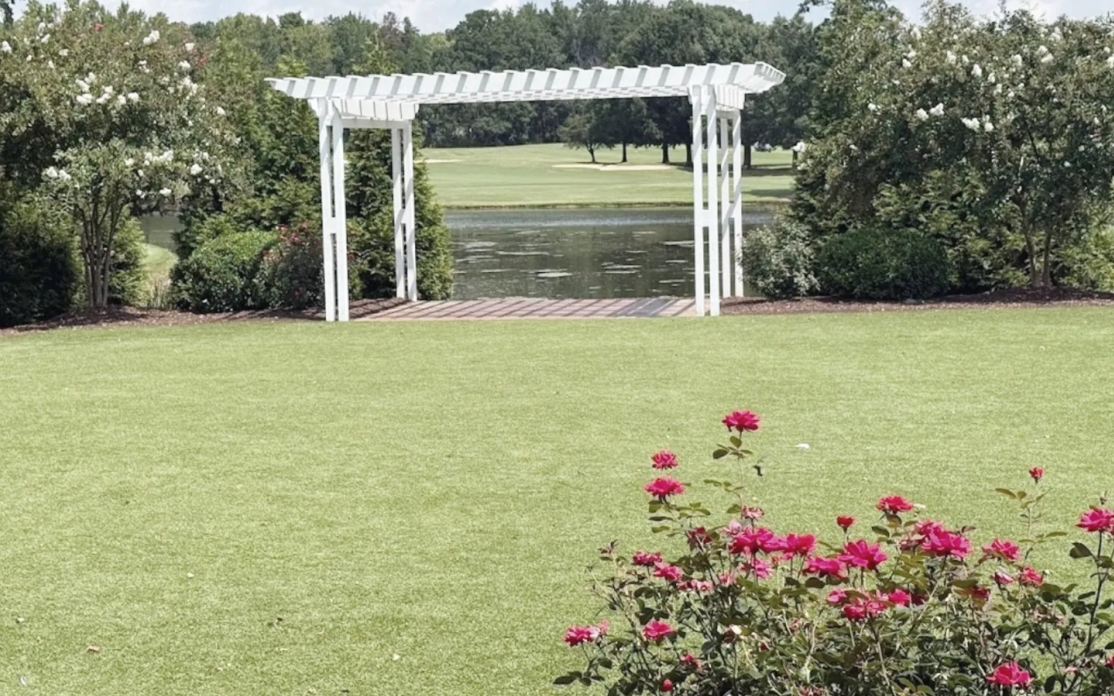 Emerald Lake golf course homes near Matthews NC