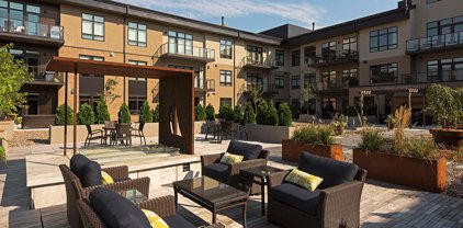 875 Lake Street N Unit #402, Wayzata