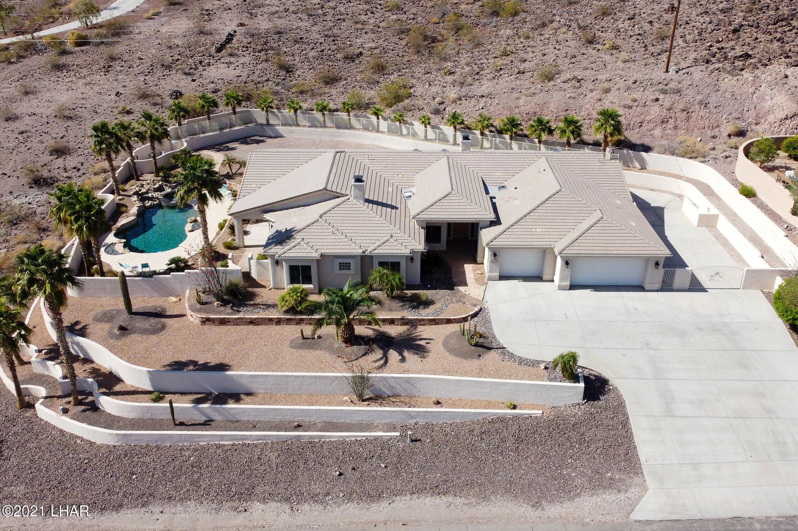 4055 Black Hill Dr, Lake Havasu City | MLS 1015883 | »» Call/Text ...