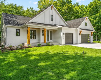 6060 Strawberry Lane, Shorewood