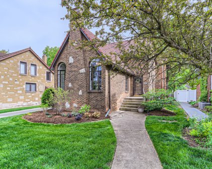 380 E May Street, Elmhurst