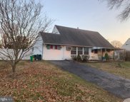 16 Queen Anne Rd, Levittown image