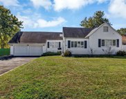 16 Parkside Lane, North Babylon image