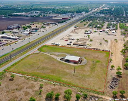 18th St, Hondo
