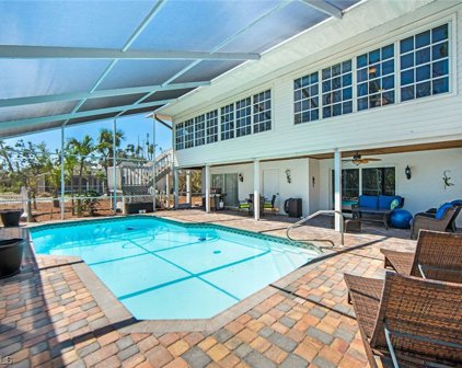 1072 S Yachtsman  Drive, Sanibel