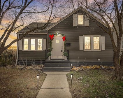 906 Pine  Street, St Charles