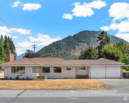 1020 Madison Avenue, Darrington