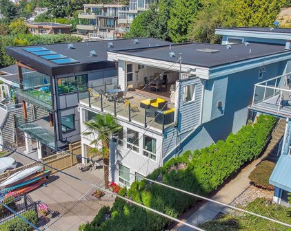 14861 Buena Vista Avenue, White Rock