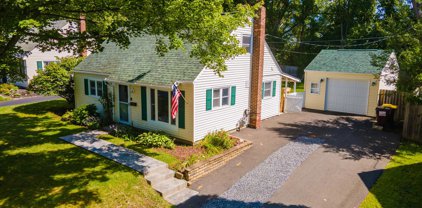 11 Perry Avenue, Colonie