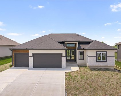 1410 Kintyre Court, Raymore