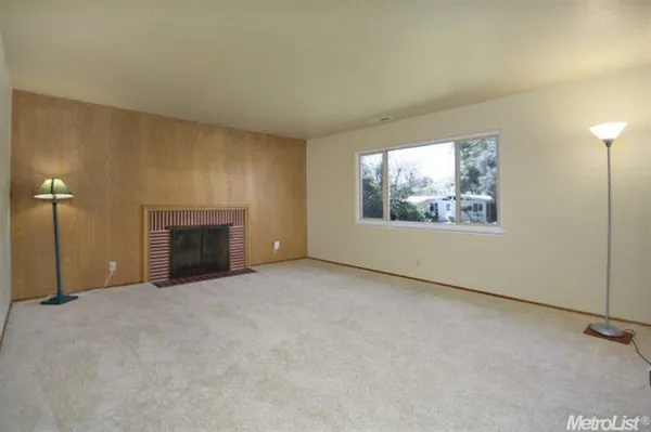 We buy Carmichael California fixer homes. Carmichael real estate investor.