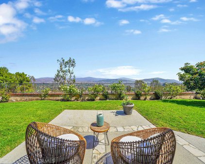 9742 Willow Glenn Circle Circle, North Tustin