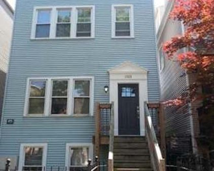 1325 W Barry Avenue, Chicago