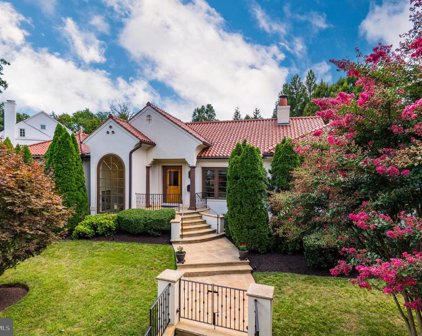 4000 Oliver St, Chevy Chase
