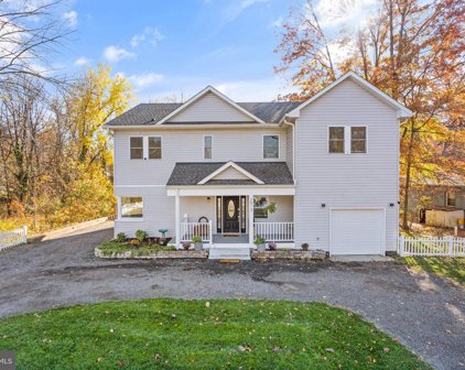 2813 Woodlawn Trl, Alexandria