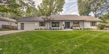 9718 Wenonga Lane, Leawood