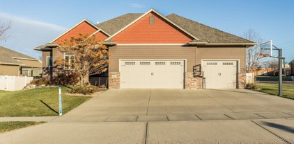 1404 S Discovery Ave, Sioux Falls