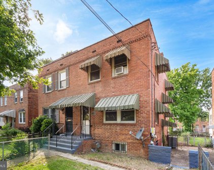868 Yuma St Se, Washington