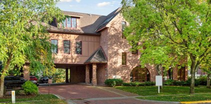 120 Broadway Avenue S Unit #300, Wayzata