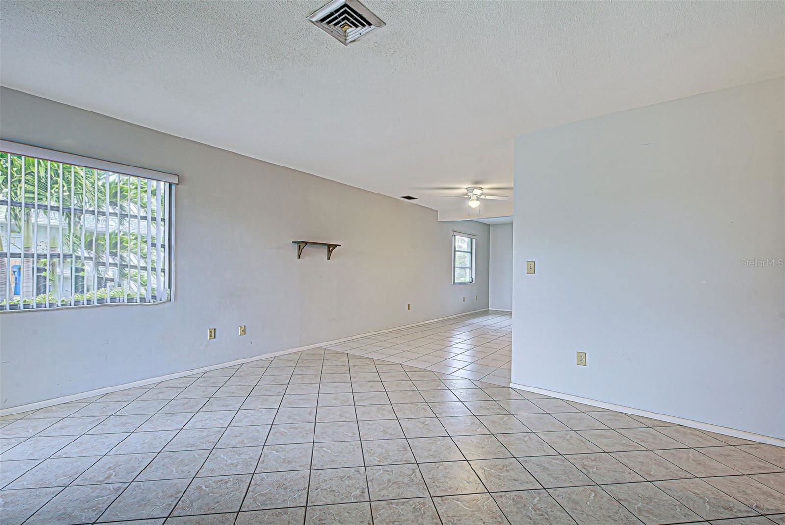 1022 Beach Manor Center Unit 30, Venice, Venice Island, FL 34285