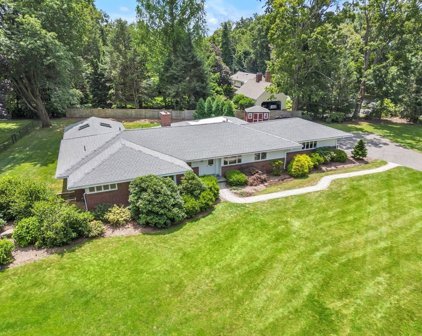 15 Wheel Meadow Lane, Longmeadow