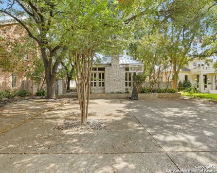 906 Cambridge Oval, San Antonio