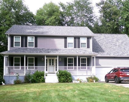 393 Pease Rd, East Longmeadow