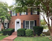 5522 Beaconsfield Ct, Burke image