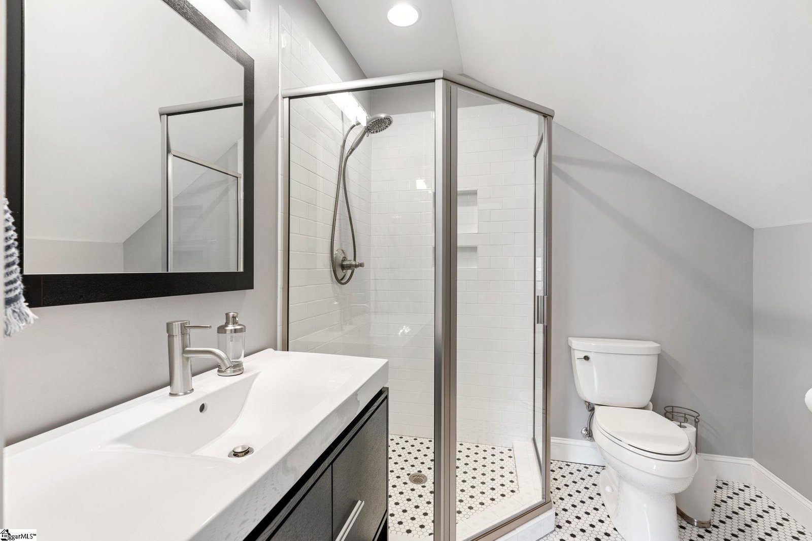 44 Ruskin Square, Greenville Home for Sale Hollingsworth Park Real Estate