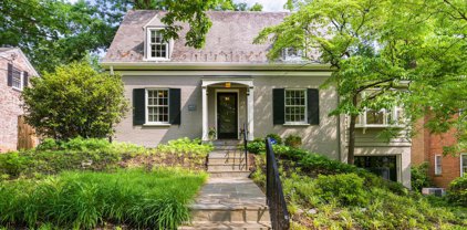 6637 32nd St Nw, Washington